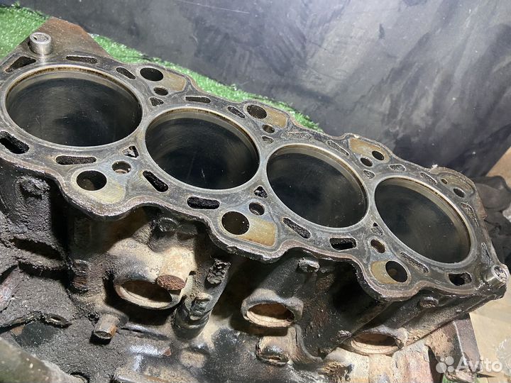 Блок двигателя мицубиси 4g94 GDI