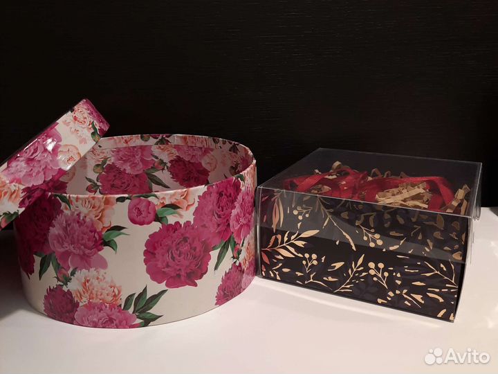 Подарочные пакеты и коробки