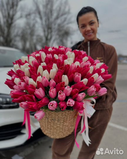 Тюльпаны в корзине цветы