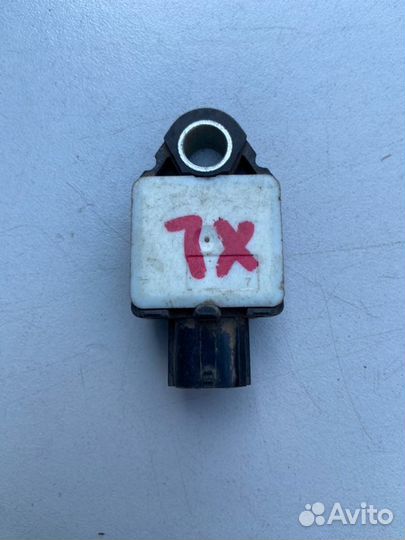 Датчик airbag передний Mitsubishi Outlander