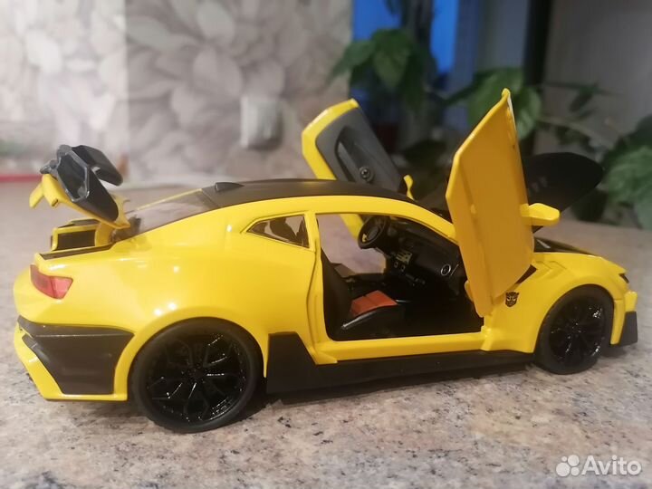 Модель Chevrolet Camaro 1:24 металлическая