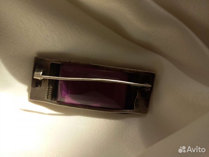 Старинная серебряная брошь с аметистом