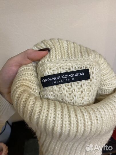 Вязаный белый свитер Снежная Королева