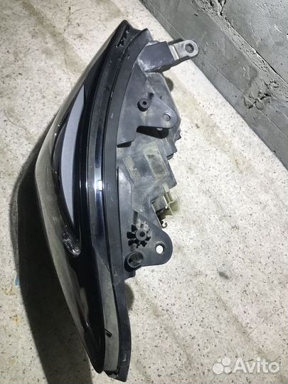 Фара Hyundai Genesis