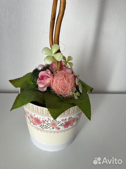 Композиция из искусственных цветов топиарий новая