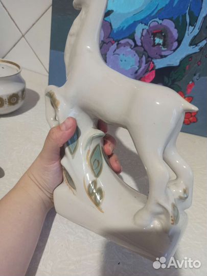 Фарфоровый олень