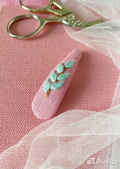 Заколки с вышивкой. Ручная работа