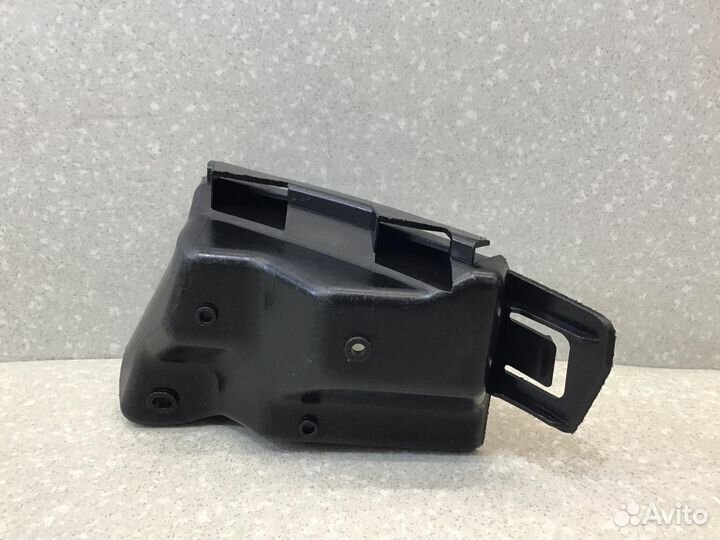 Кронштейн заднего бампера левый Ford Focus III 201