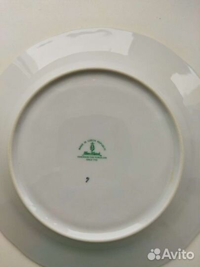 Тарелки от столового сервиза