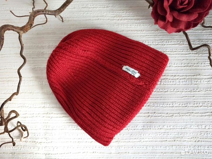Новая шапка вязаная Zarina