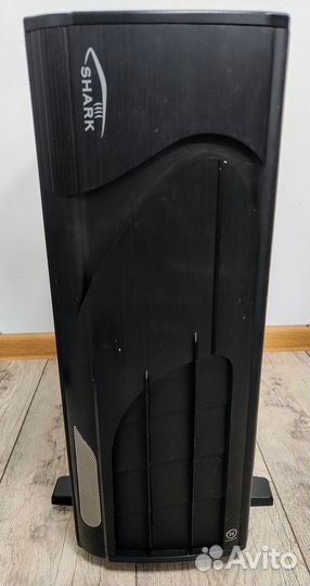 Компьютерный корпус, вентиляторы