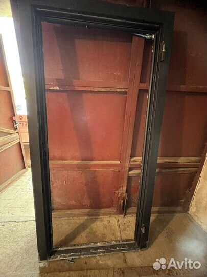 Дверь входная металлическая