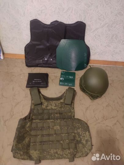 Бронежилет и шлем