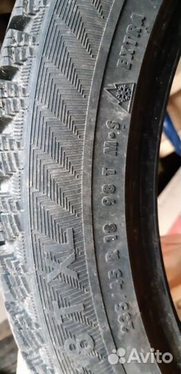 Gislaved Nord Frost 200 235/45 R18