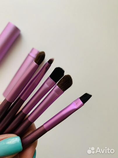 Кисти для макияжа в тубе