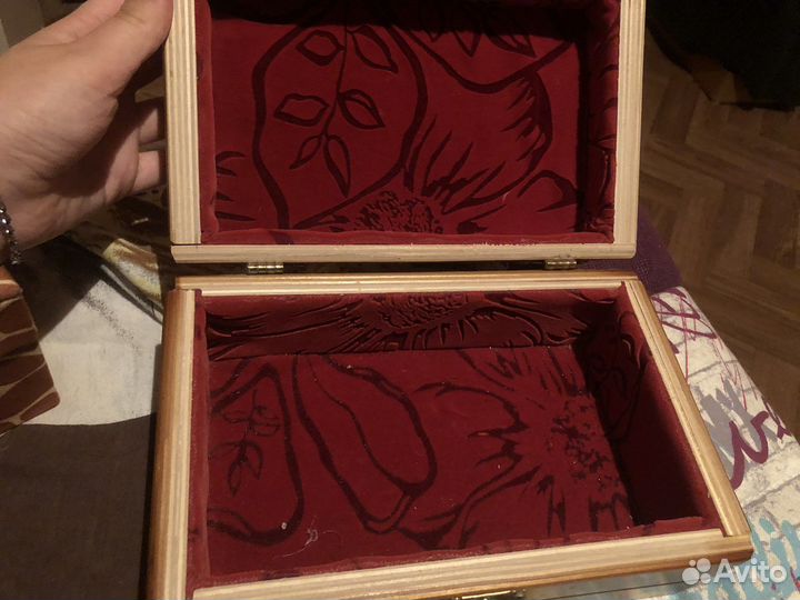 Деревянная шкатулка