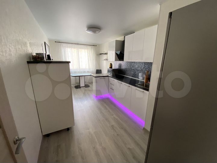 2-к. квартира, 61 м², 3/17 эт.