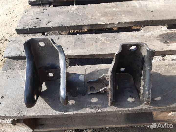 Кронштейн кпп Митсубиси