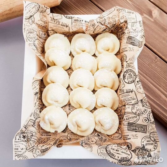 Шоколадные пельмени с жареным фундуком