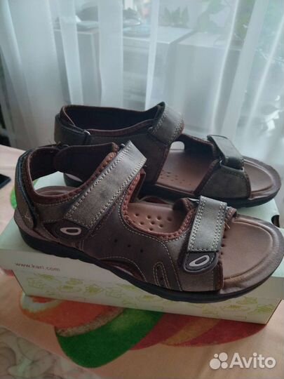 Сандали новые