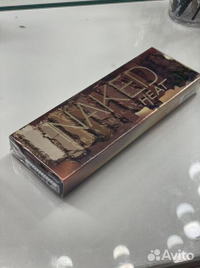 Новая Палетка теней Urban Decay Naked Heat