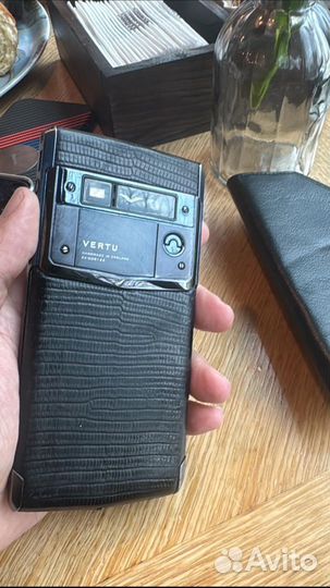 Vertu Signature Touch Pure Navy Lizard, 2/64 ГБ