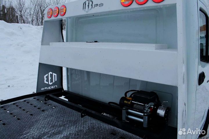 Эвакуаторная платформа (ломанного типа)