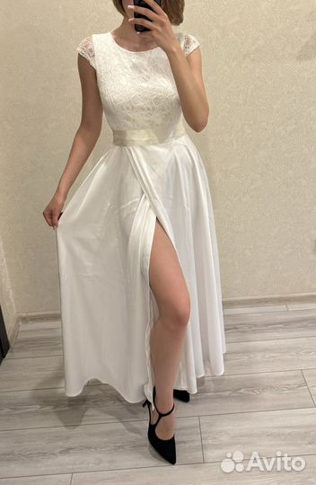 Белое вечернее платье с запАхом