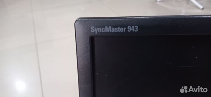 Монитор Samsung SyncMaster 943
