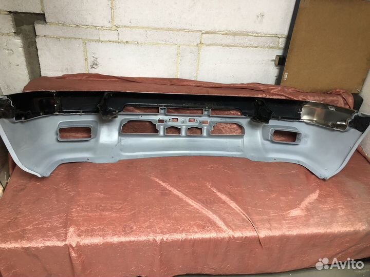 Продам бампер передний Nissan Datsun