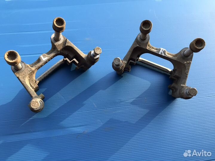 Скобы задних суппортов 272мм Octavia A7