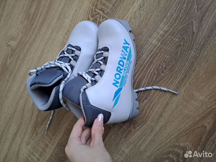 Лыжные ботинки