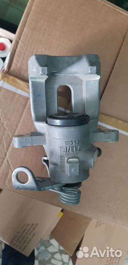 Суппорт тормозной задний правый Peugeot 308 4401N7