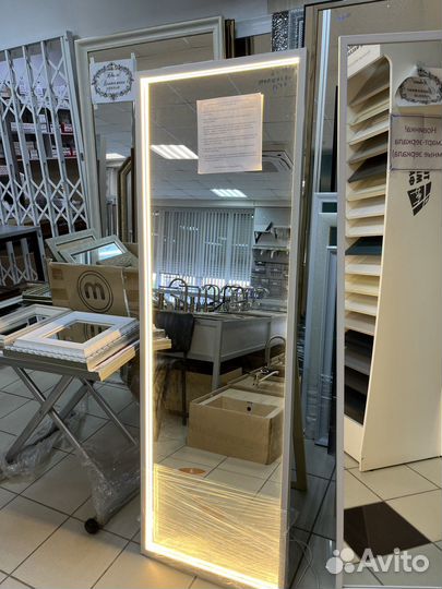 Зеркало в полный рост разное