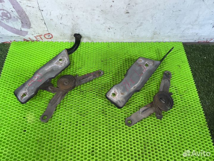 Петли капота Chevrolet Tahoe GMT400