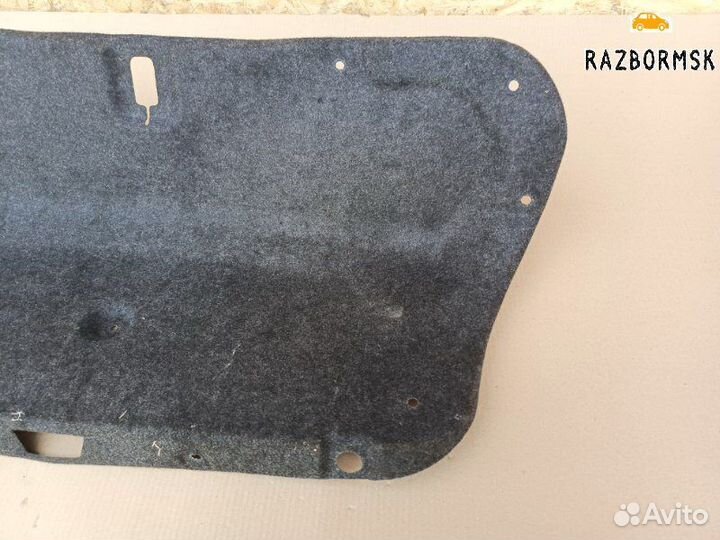 Обшивка задней двери багажника Infiniti Q50