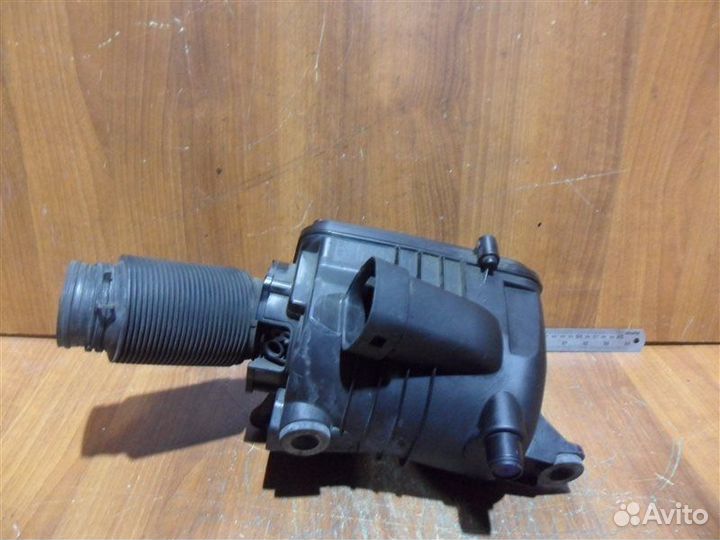 Корпус воздушного фильтра Volkswagen Golf 6 5K1