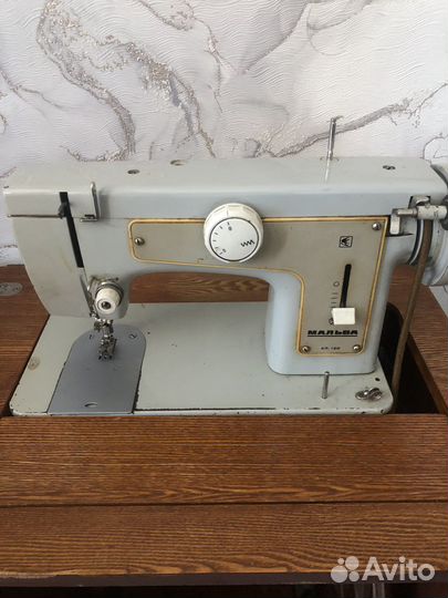 Швейная машина