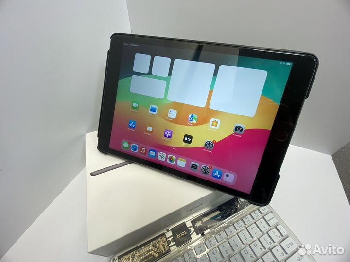 Планшеты iPad Apple. Состояние 5+. Полный комплект