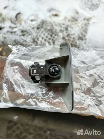 Крышка-форсунка фароомывателя