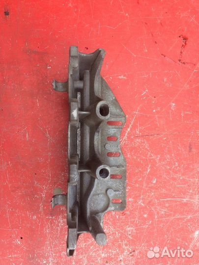 Кронштейн Nissan Almera G15 K4M 2014