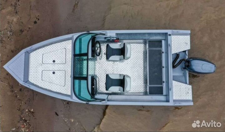 Лодка Volzhanka 44 fish