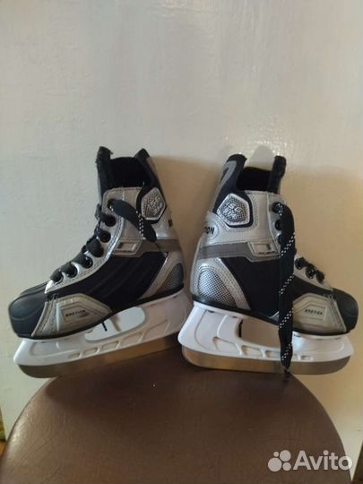 Коньки хоккейные