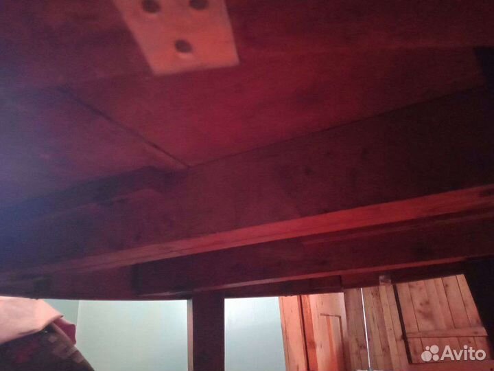 Сервант и обеденный стол