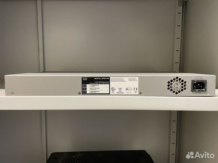 Коммутатор Cisco SF200-24P