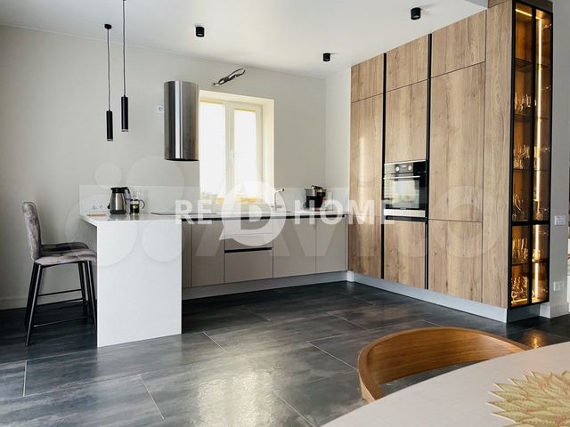 Коттедж 264,7 м² на участке 4 сот.