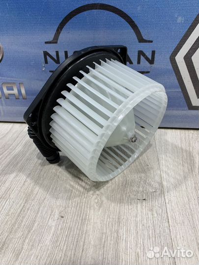 Вентилятор мотор печки отопителя Nissan teana J31
