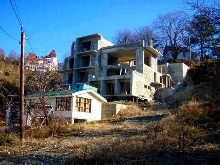 Дом 590 м² на участке 6 сот.