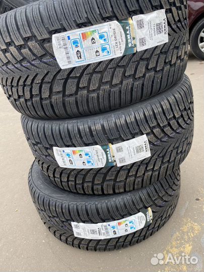 Nokian Tyres WR SUV 4 315/40 R21
