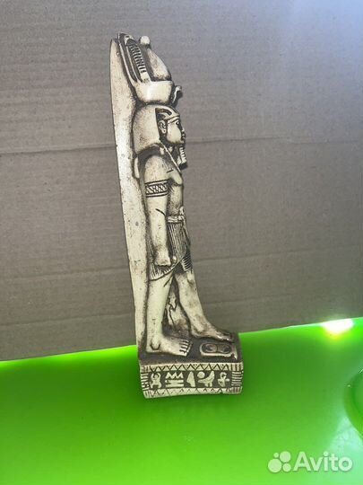 Статуэтка фараон
